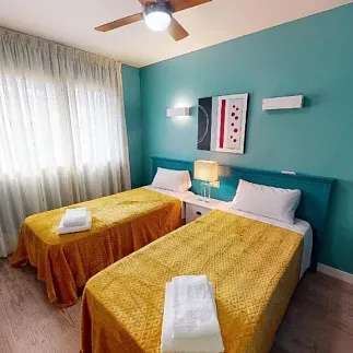 Apartamento premium 2 camas individuales con aire condicionado